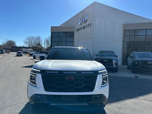 Used 2025 Nissan Armada PRO-4X w/ Pro-4X Premium Package image 2