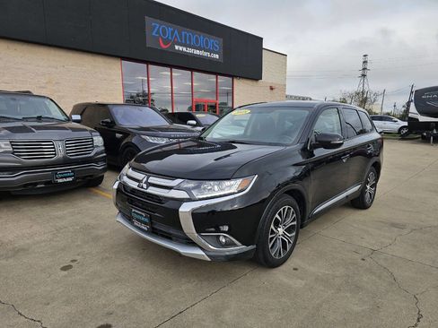 Used 2018 Mitsubishi Outlander SE image 1
