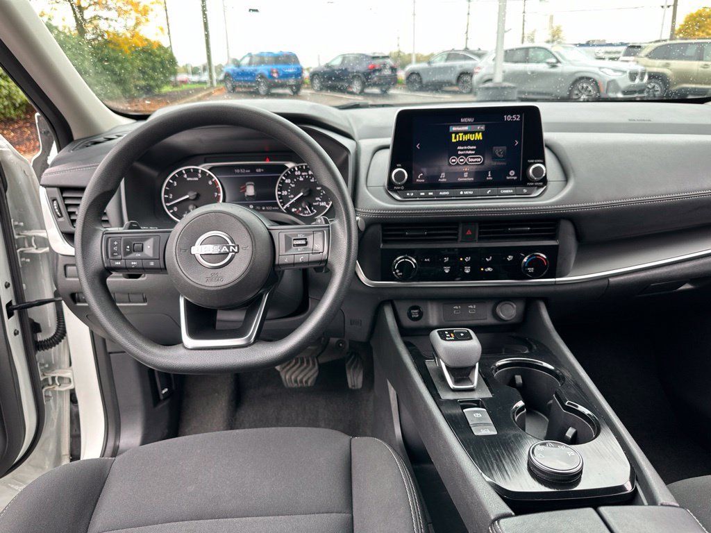Used 2024 Nissan Rogue S AWD/4WD image 41