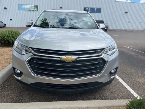 Used 2020 Chevrolet Traverse LT image 5
