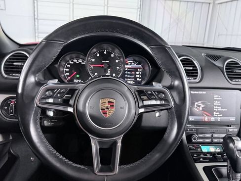 Used 2018 Porsche 718 Boxster RWD image 26