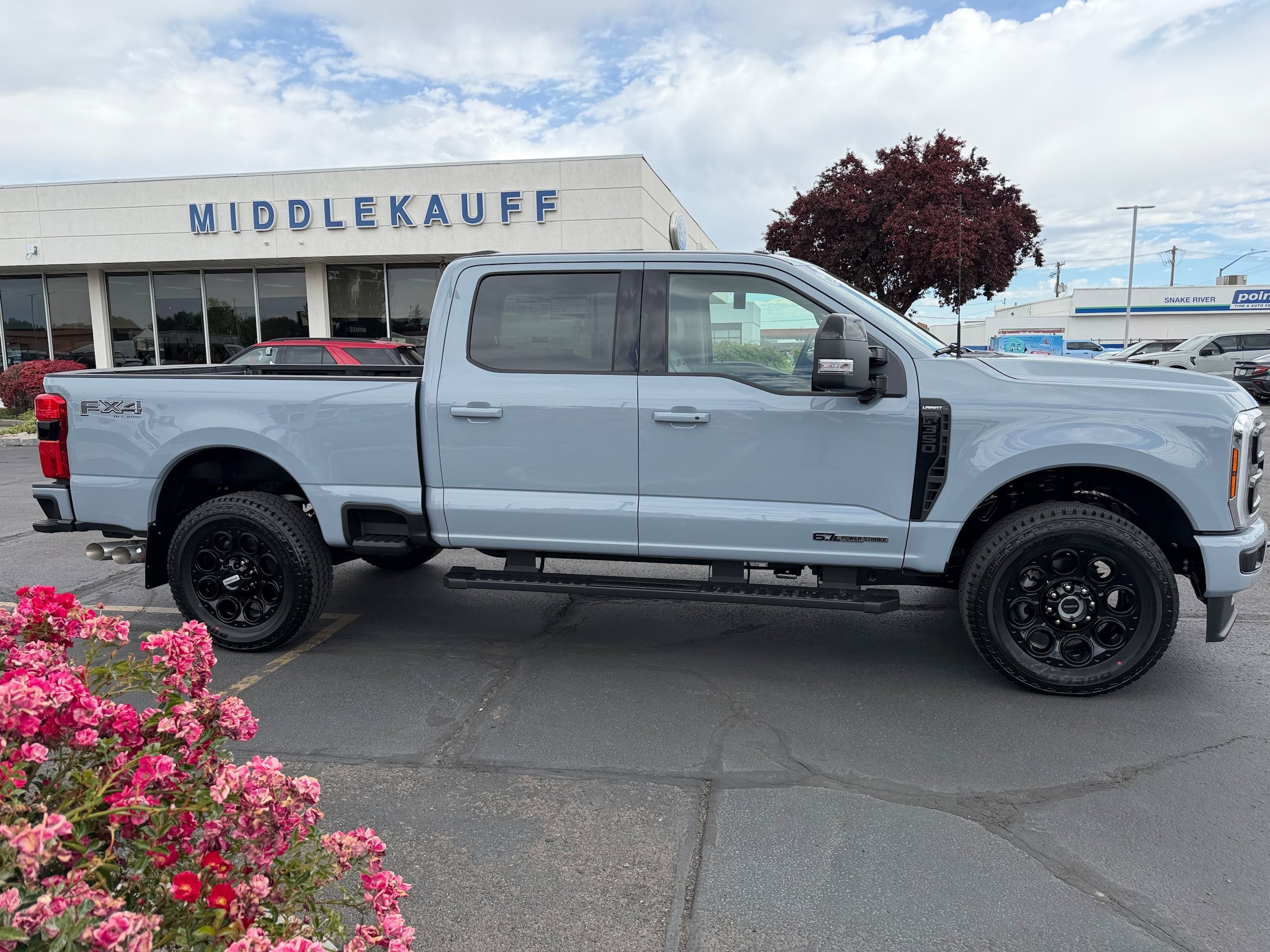 New 2026 Ford F350 Lariat w/ Black Appearance Package AWD/4WD image 2