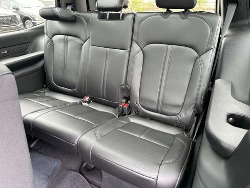 New 2025 Jeep Wagoneer 4WD w/ Premium Group I image 10