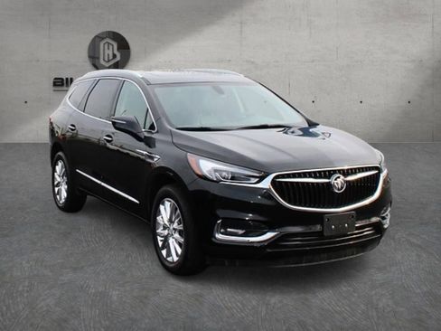 Used 2020 Buick Enclave Essence w/ Sound and Sites Package AWD/4WD image 3