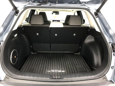 Used 2023 Toyota Corolla Cross XLE w/ Convenience Package image 25