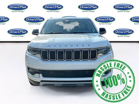 Used 2024 Jeep Wagoneer L Series II RWD image 2