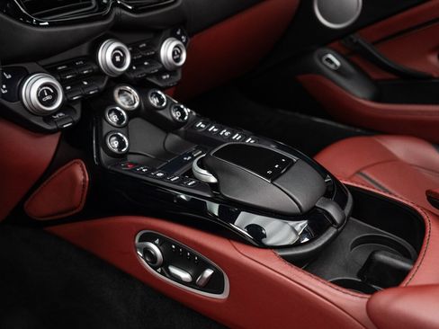 Used 2021 Aston Martin V8 Vantage Roadster RWD image 77