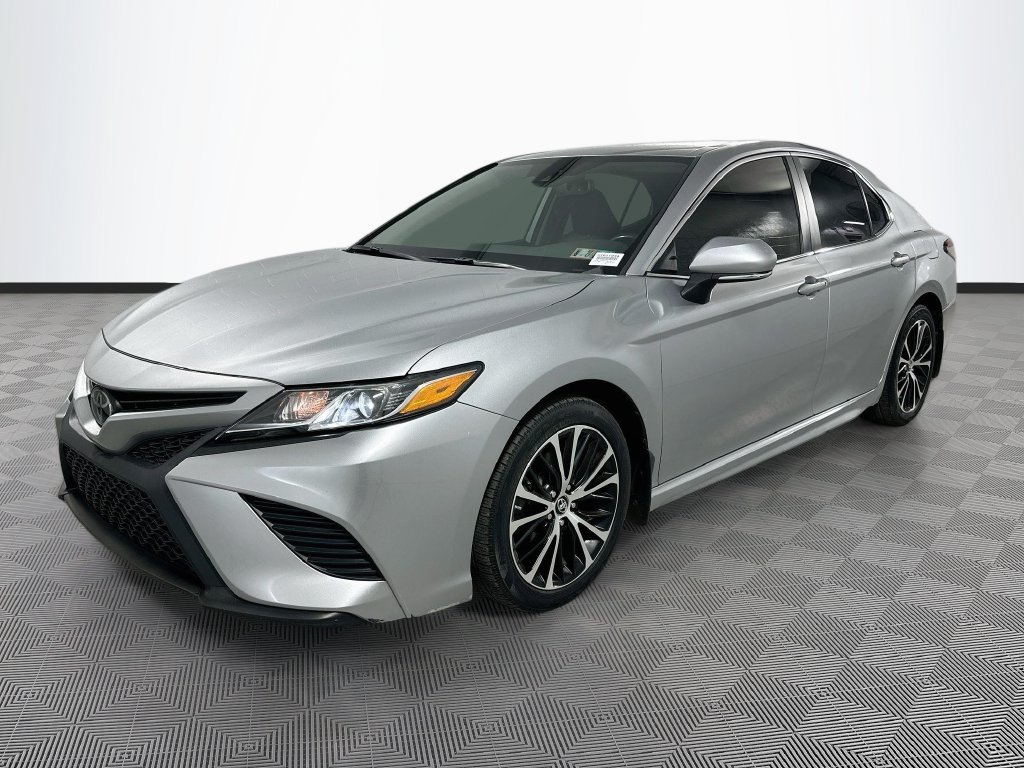 Used 2019 Toyota Camry SE w/ Convenience Package FWD image 5