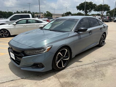 Used 2021 Honda Accord Sport Special Edition image 4