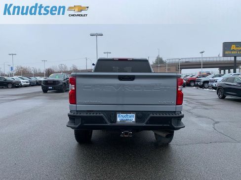 Used 2025 Chevrolet Silverado 2500 Custom w/ Custom Value Package image 6