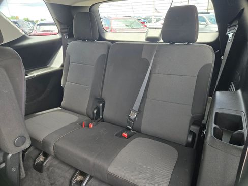 Used 2019 Chevrolet Traverse LT FWD image 15