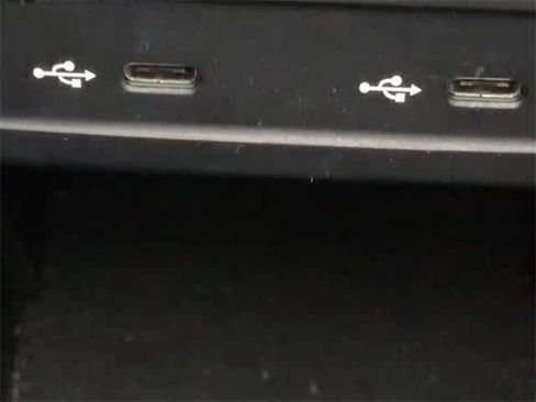 Used 2022 Mercedes-Benz GLB 250 image 32