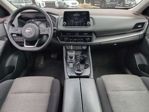 Used 2023 Nissan Rogue SV image 15