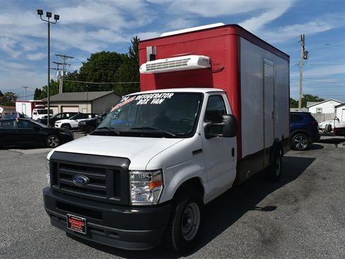 Used 2024 Ford E-350 and Econoline 350 Super Duty w/ Power Windows & Locks Group RWD image 5