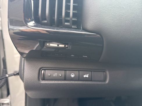 Used 2025 Nissan Pathfinder SV w/ Cargo Package AWD/4WD image 17