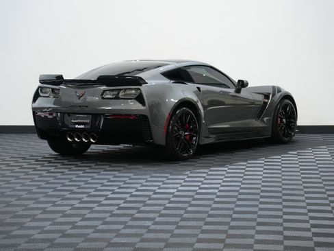 Used 2015 Chevrolet Corvette Z06 w/ 3LZ Preferred Equipment Group image 6