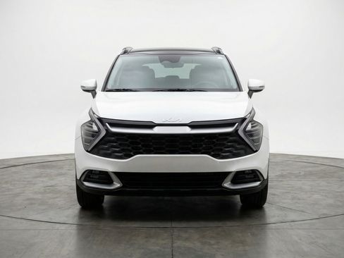 Used 2025 Kia Sportage LX FWD image 2