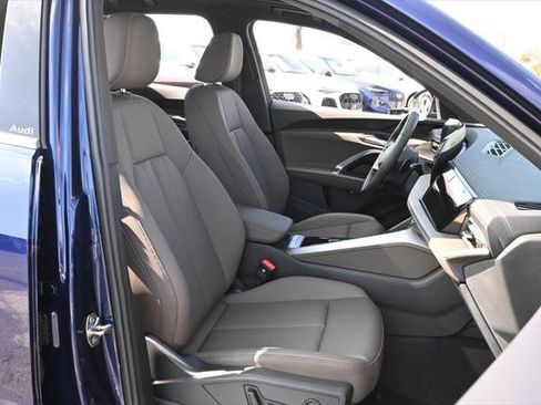 Certified 2025 Audi Q5 Premium w/ Convenience Package AWD/4WD image 23