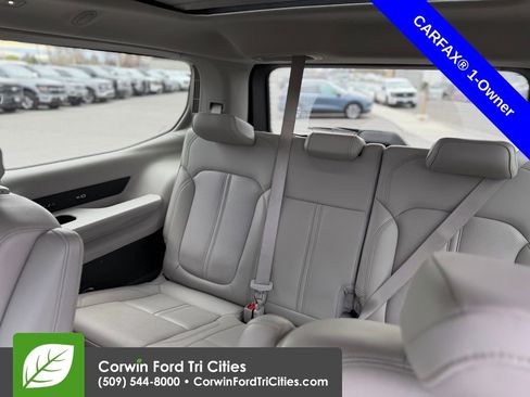 Used 2022 Jeep Wagoneer Series III w/ Premium Group I image 9