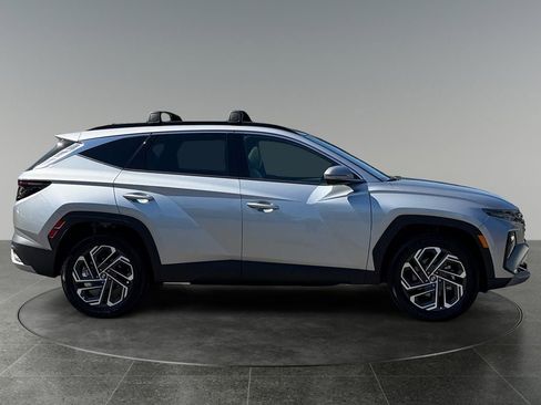 Used 2025 Hyundai Tucson Limited AWD/4WD image 11