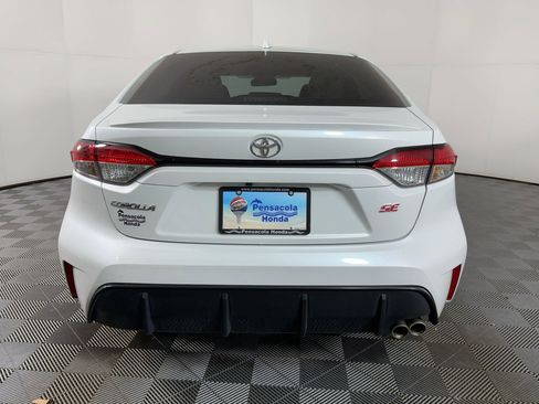 Used 2024 Toyota Corolla SE w/ SE Premium Package image 8