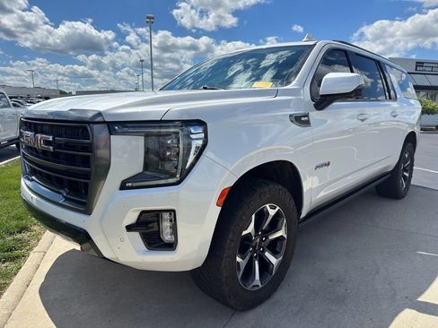 Used 2021 GMC Yukon XL AT4 w/ AT4 Premium Package AWD/4WD image 3