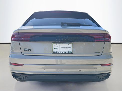 Used 2022 Audi Q8 Premium w/ Convenience Package image 4