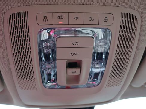 Used 2022 Mercedes-Benz GLB 250 4MATIC image 15