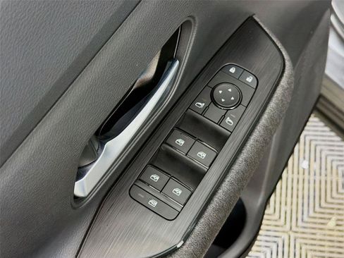 Used 2025 Nissan Kicks SV w/ Illumination Package AWD/4WD image 18