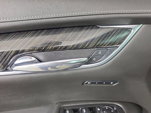 Used 2021 Cadillac XT6 Premium Luxury FWD image 18