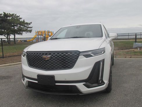 Used 2023 Cadillac XT6 Premium Luxury w/ Technology Package image 34