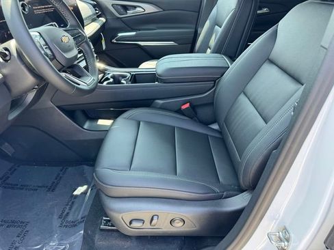 New 2026 Chevrolet Traverse LT FWD image 11