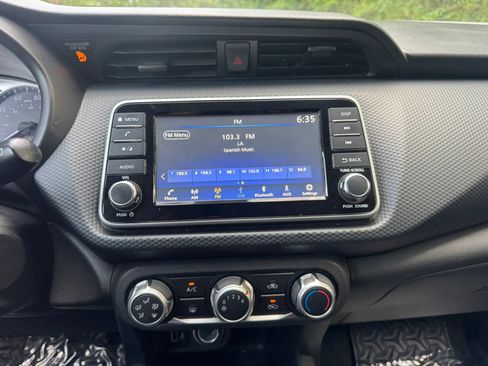 Used 2021 Nissan Kicks S FWD image 18