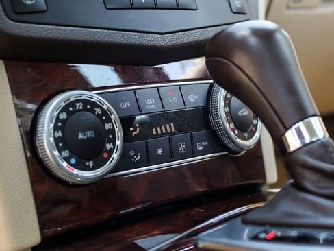 Used 2009 Mercedes-Benz C 350 Sport image 28