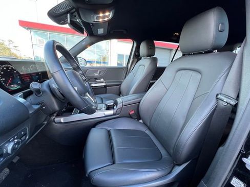 Used 2023 Mercedes-Benz EQB 300 4MATIC w/ Exclusive Package image 17