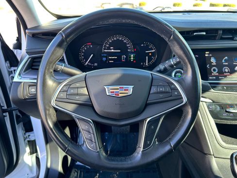 Used 2019 Cadillac XT5 Luxury w/ LPO, Black Ice Package image 12
