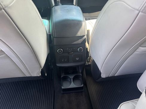 Used 2016 Ford Explorer Platinum AWD/4WD image 41