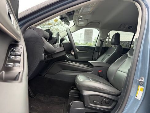 Used 2025 Ford Explorer Active w/ Active Comfort Package RWD image 15