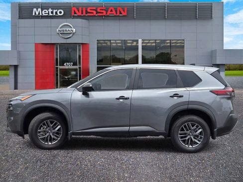 Certified 2023 Nissan Rogue S FWD image 3