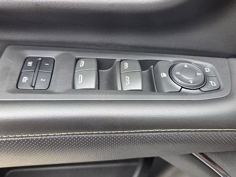 Used 2023 GMC Yukon SLT RWD image 26