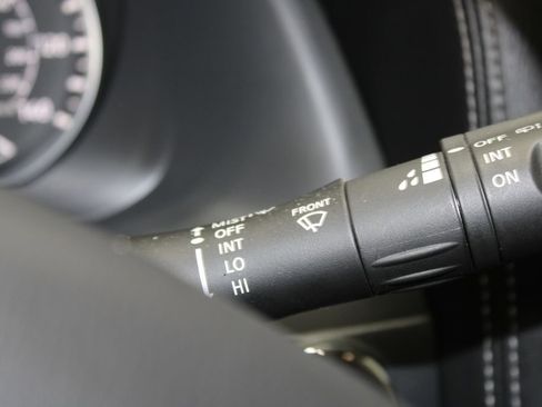 Used 2024 Nissan Armada SL w/ Captain's Chairs Package image 48