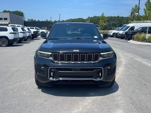 Used 2025 Jeep Grand Cherokee Overland AWD/4WD image 2
