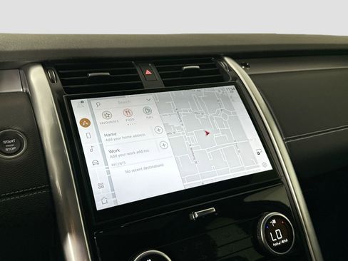 Certified 2025 Land Rover Discovery Dynamic SE image 13