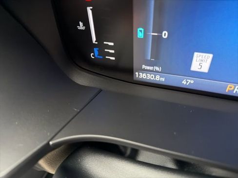 Used 2023 Ford Escape SE w/ Class II Trailer Tow Package image 46