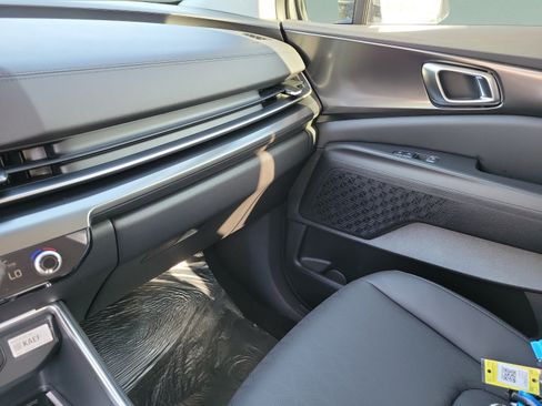 New 2027 Kia Carnival EX w/ Dark Edition Package FWD image 22