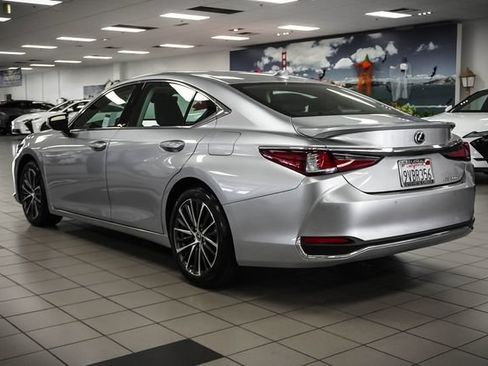 Certified 2025 Lexus ES 300h w/ Premium Package FWD image 8