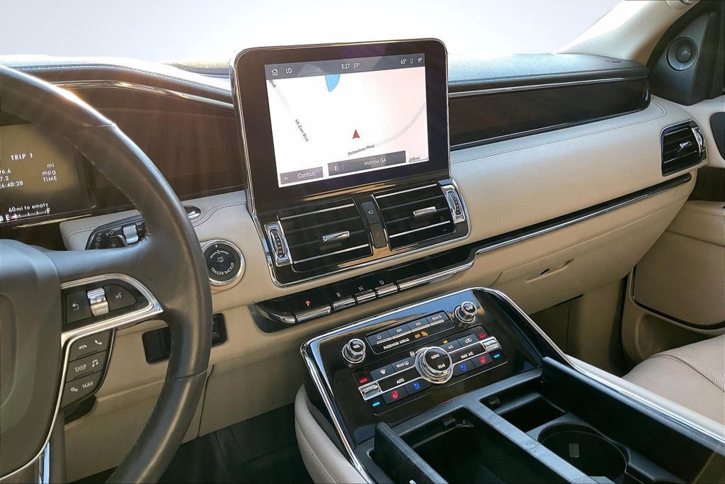 Used 2020 Lincoln Navigator Reserve AWD/4WD image 11