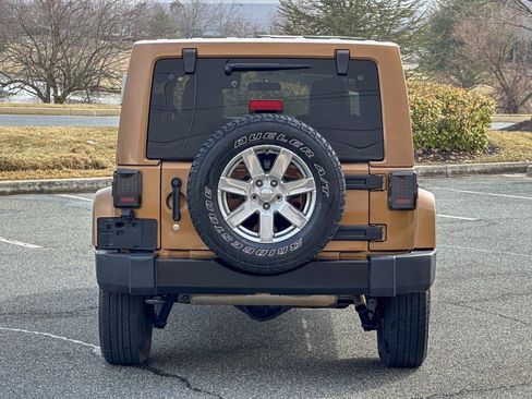 Used 2011 Jeep Wrangler Unlimited 70th Anniversary w/ Connectivity Group image 13