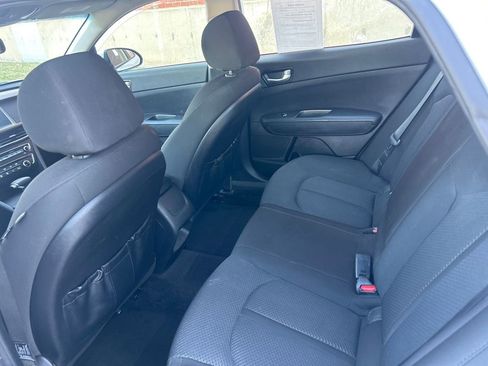 Used 2018 Kia Optima LX w/ 17" Alloy Wheels Package FWD image 7