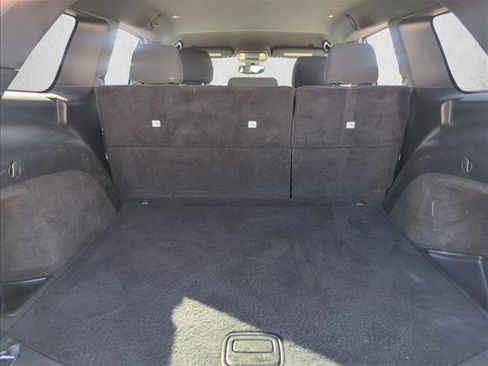 Used 2019 Jeep Grand Cherokee Laredo image 4